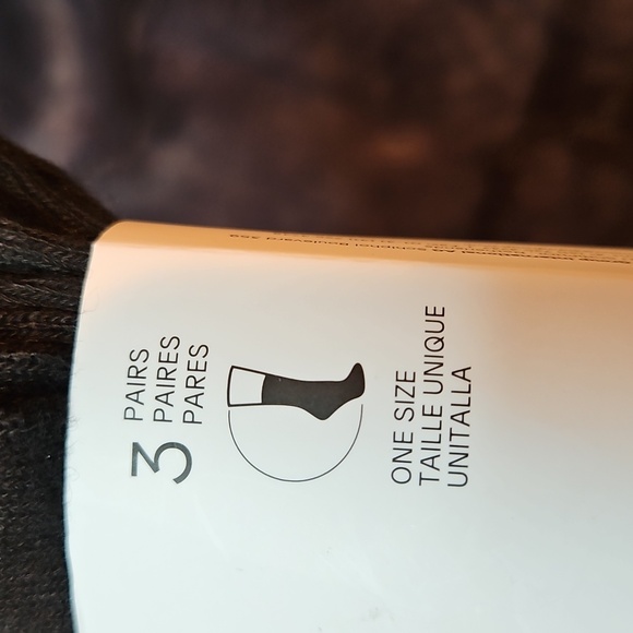 NWT ALDO Pearl Embellished Black Crew Socks OSFA 3 Pair - Picture 3 of 4